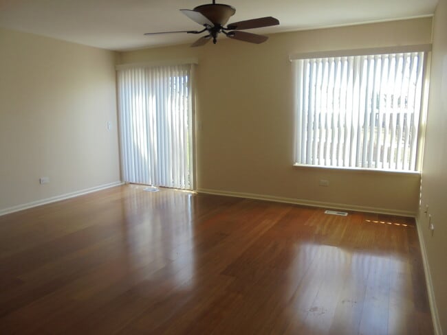 Building Photo - 938 Ridgefield Ln