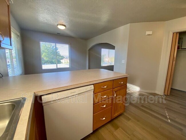 Building Photo - 473 E 1100 S