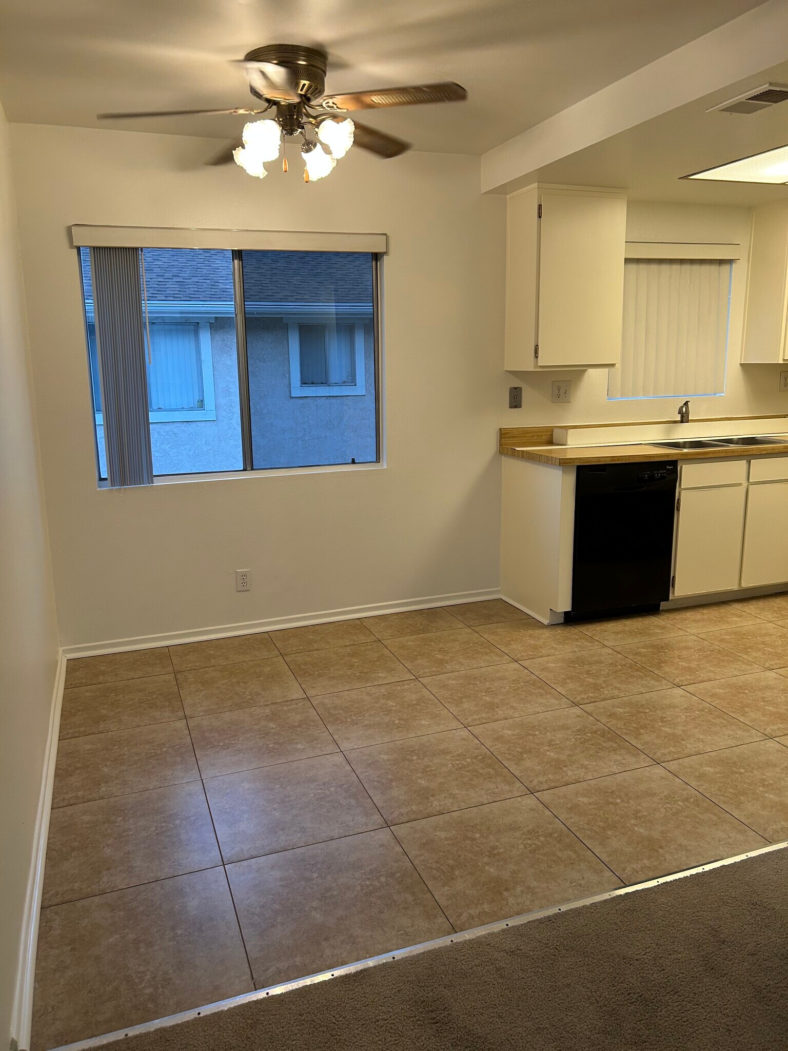 Building Photo - 1975 Boisseranc Ln