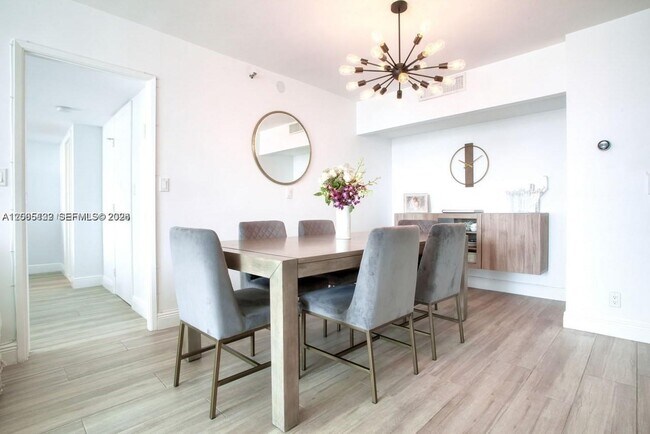 Building Photo - 20225 NE 34th Ct