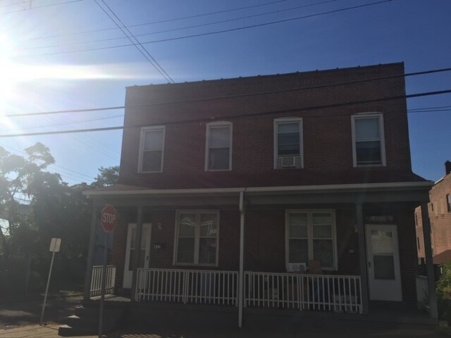Primary Photo - 442 Ella St