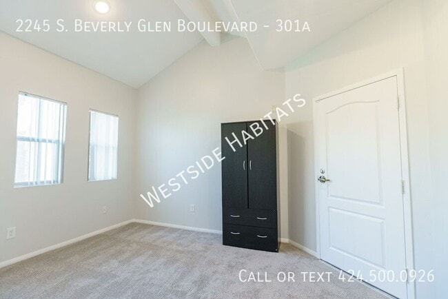 Building Photo - 2245 S Beverly Glen Blvd