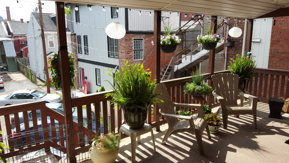 Covered Porch - 14 Cunliffe Way