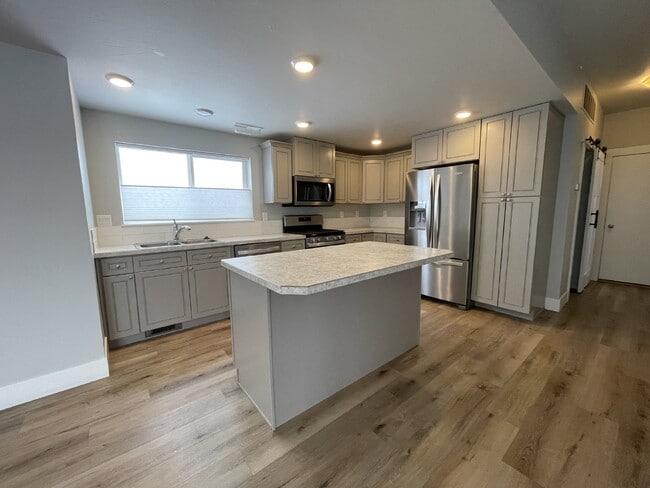 Building Photo - Practically New 3 Bedroom with Mountain Views!