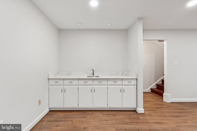 Building Photo - 5875 Woodfield Estates Dr