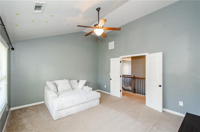 Building Photo - 4669 Sierra Creek Dr NE