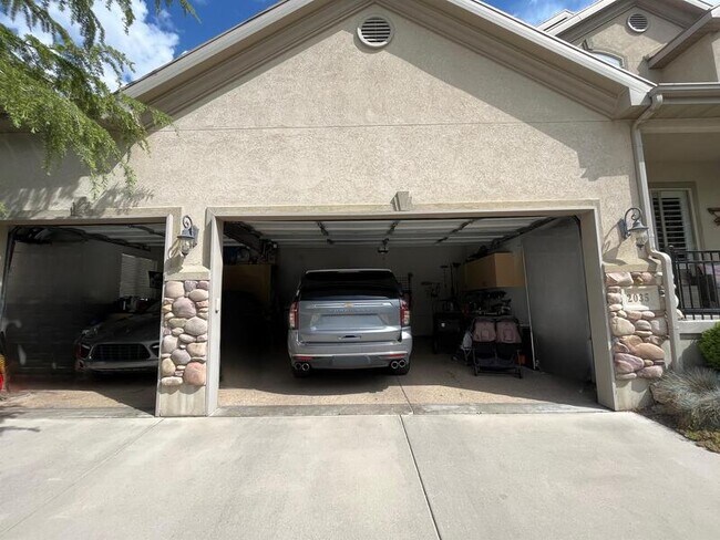 Building Photo - 2035 Quartzridge Dr