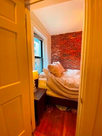 Building Photo - 174 Newbury St