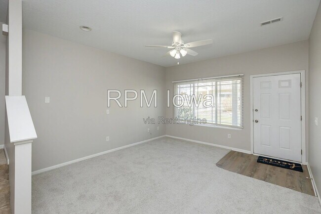 Building Photo - 1108 NE 7th Ln