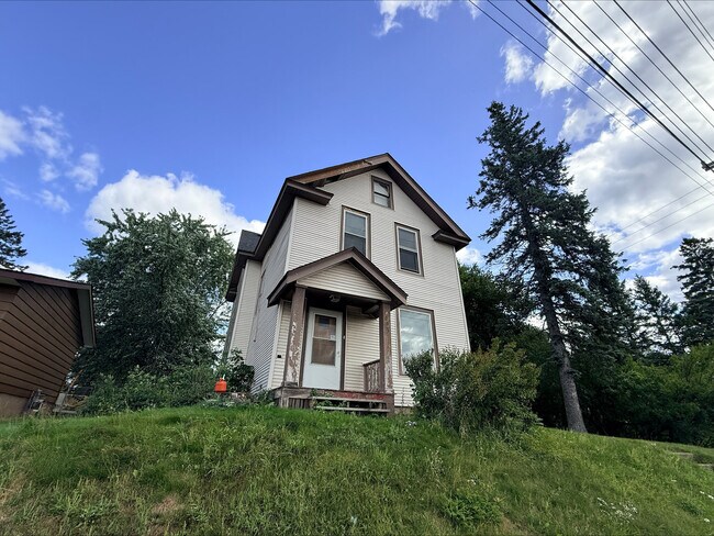 Building Photo - 1204 Kenwood Ave