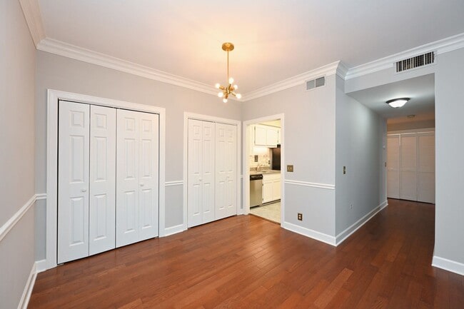 Building Photo - **UPDATED FIRST-FLOOR CONDO IN DESIRABLE P...