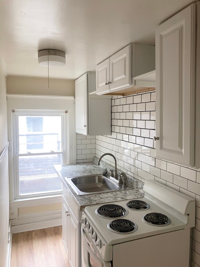 Building Photo - 326 Barrington St