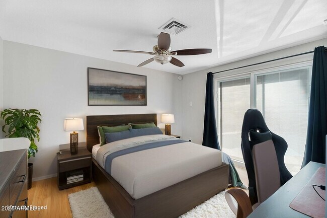 Building Photo - 1511 W Mesquite St