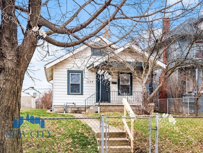 Building Photo - Newly Remodeled Three Bedroom House in Mil...