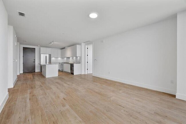 Building Photo - 3034 Oak Ave