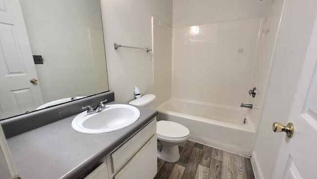 Building Photo - Coming Soon! Spacious Two Bedroom 1.5 Bath...