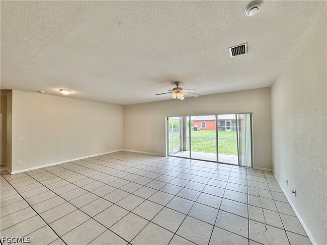 Building Photo - 530 Kilgour Ave S
