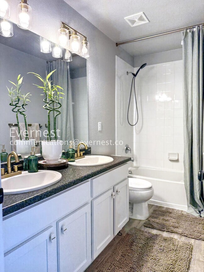 Building Photo - 1123 Huntington Ave