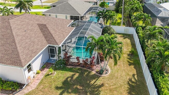 Building Photo - 4930 SW 25th Ct