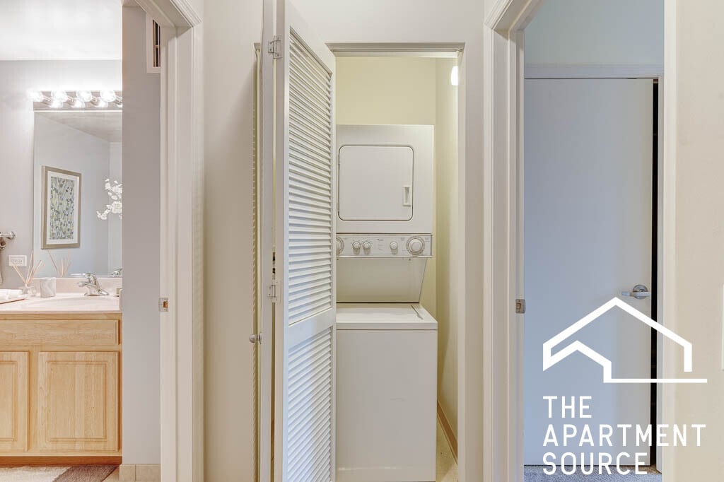 Building Photo - 353 N Desplaines St