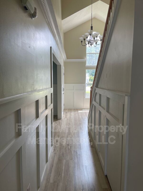 Building Photo - 113 Rockdale Ln