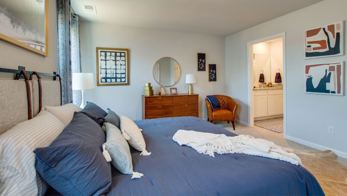 Sample of master bedroom - 501 Clifford Hts