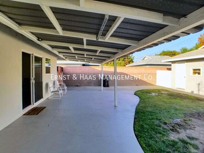 Building Photo - 3080 Palo Verde Ave