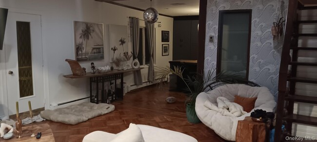 Building Photo - 418 E Olive St