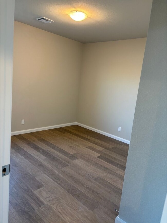 Building Photo - 14656 E 39th Pl S