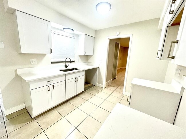 Building Photo - 102 S Jefferson St