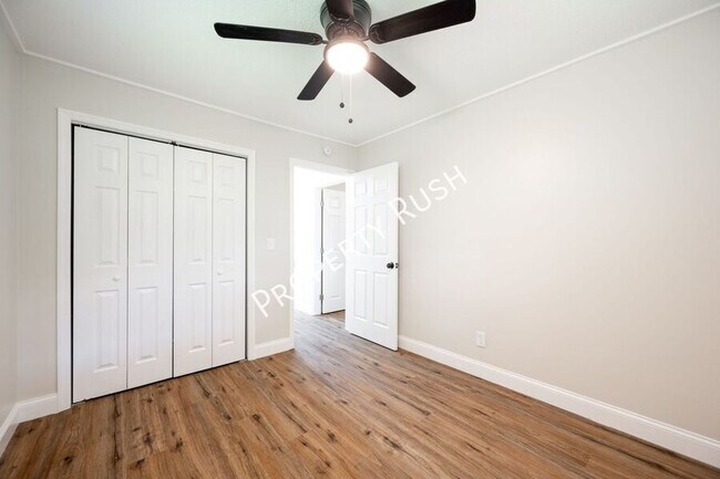 Building Photo - 7736 Holiday Hills Cir