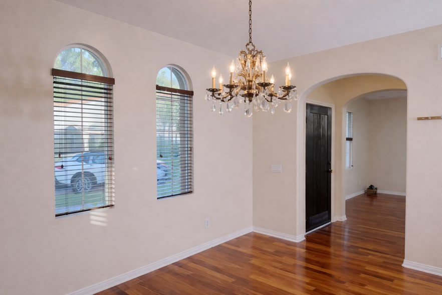 Building Photo - 38 Gardenpath