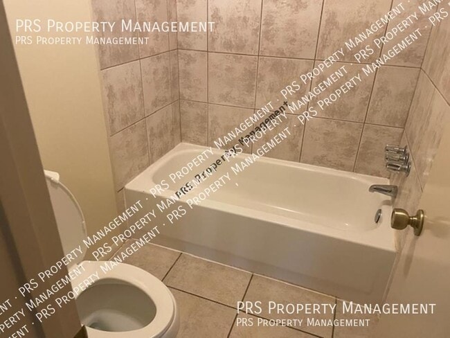 Building Photo - 1623 N Comanche Dr