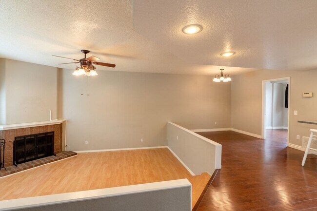 Building Photo - 11136 Maple St