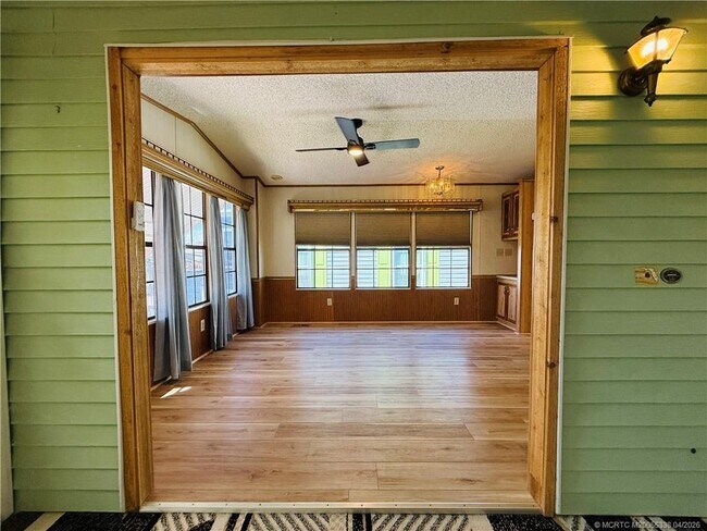 Building Photo - 10851 S Ocean Dr