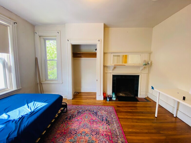 Building Photo - 76 Saint Stephen St