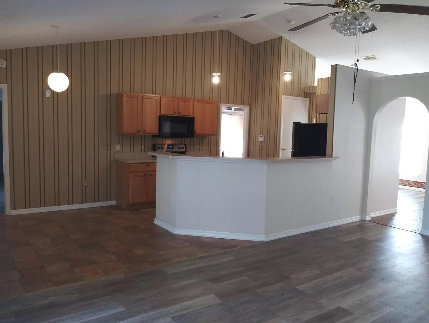 Building Photo - 14169 Spring Hill Dr