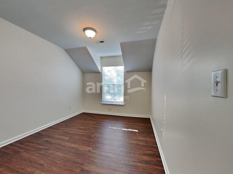 Building Photo - 129 Autry Ave