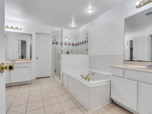 Building Photo - 7211 Canda Ln