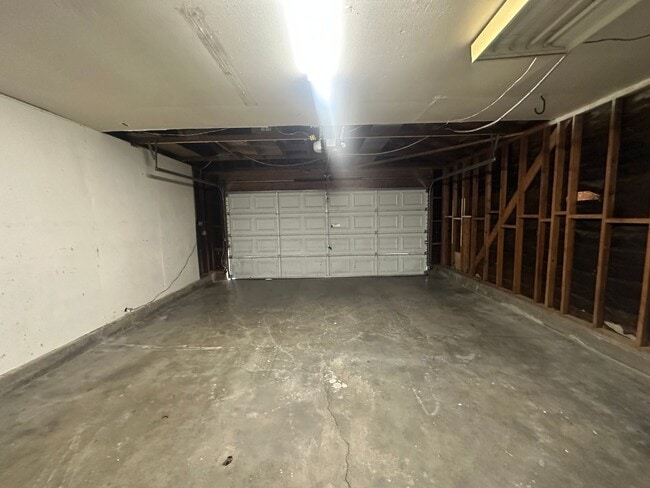 Building Photo - 1701 Ortega Dr