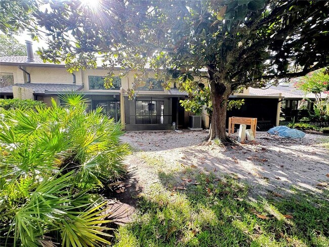 Building Photo - 497 Club Dr