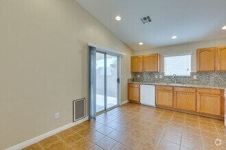 Building Photo - Single story 3 bedroom home in a lovely NW...