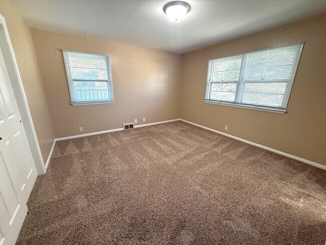 Building Photo - 3249 Monte Vista Dr