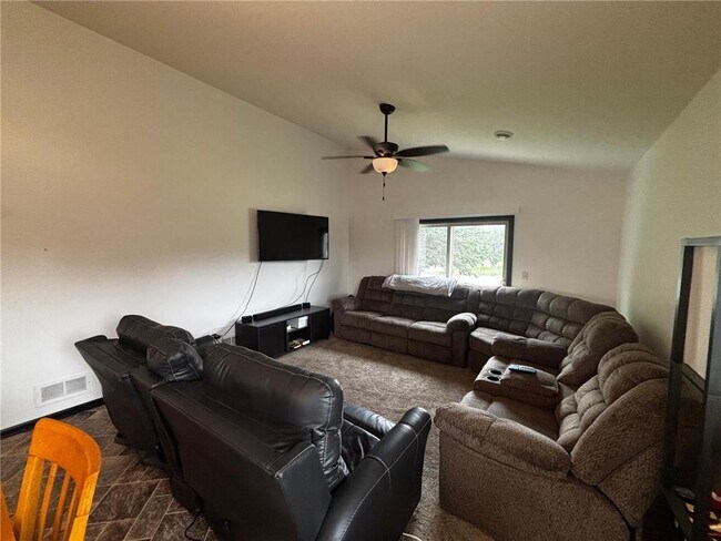 Building Photo - 4001 Iris Ct
