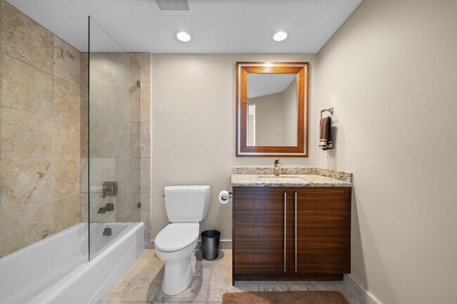 Building Photo - 333 Las Olas Way