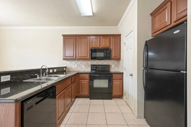 Building Photo - 163 Forest Dr Loop