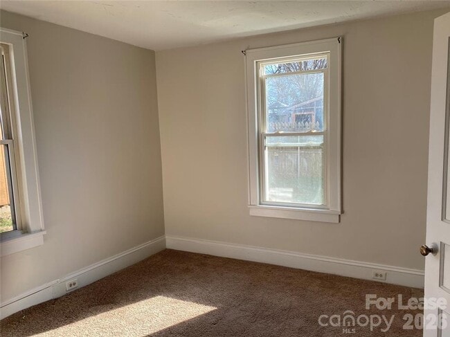 Building Photo - 960 Fairmont Ave