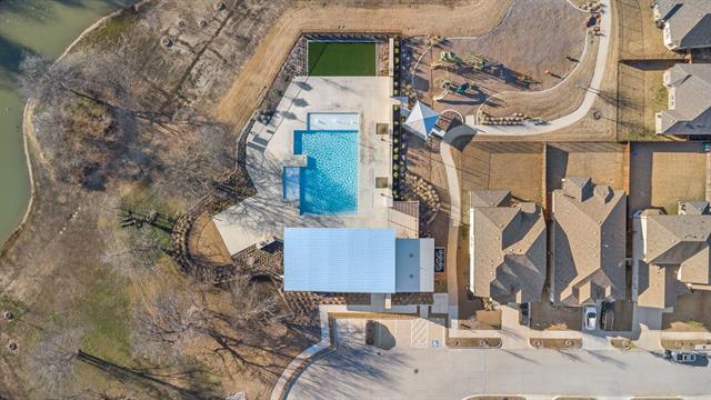 Building Photo - 7609 Poplar Dr