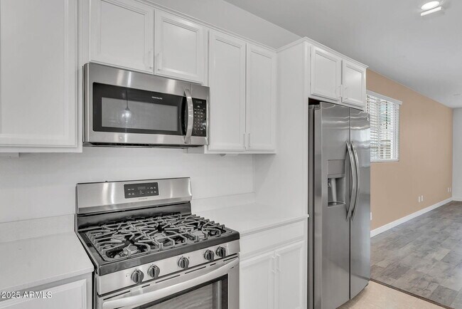 Building Photo - 1159 E Sabino Dr