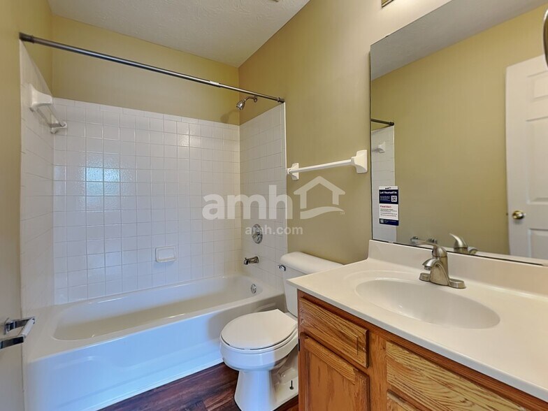 Building Photo - 45 Saddle Creek Ln